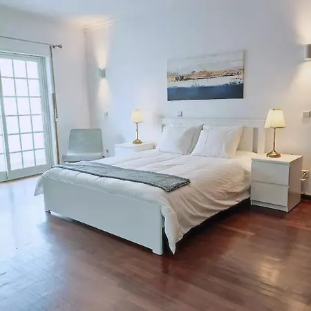 Cozy & Air Conditioning & Large בית הארחה *