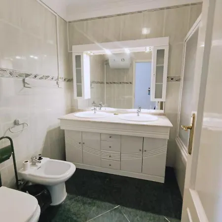 בית הארחה Cozy & Air Conditioning & Large קסקאיס