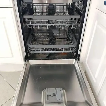 בית הארחה Cozy & Air Conditioning & Large *