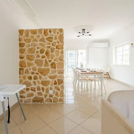 Cozy & Air Conditioning & Large בית הארחה קסקאיס