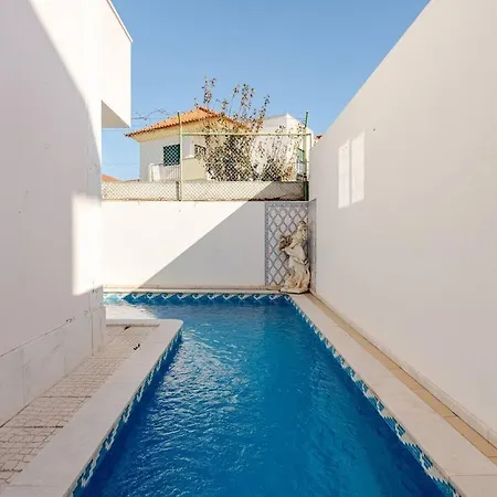 Cozy & Air Conditioning & Large