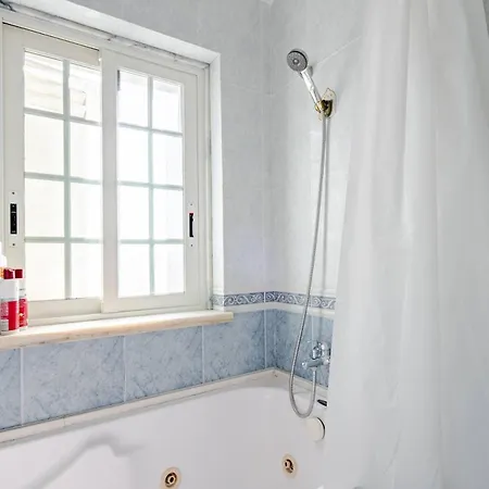 Cozy & Air Conditioning & Large *