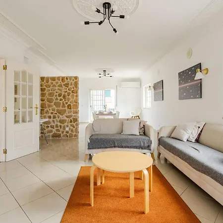 Cozy & Air Conditioning & Large