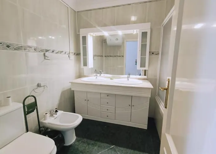 Гостевой дом Cozy & Air Conditioning & Large Кашкайш